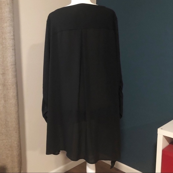 Lane Bryant asymmetrical black white pattern top - Picture 6 of 10